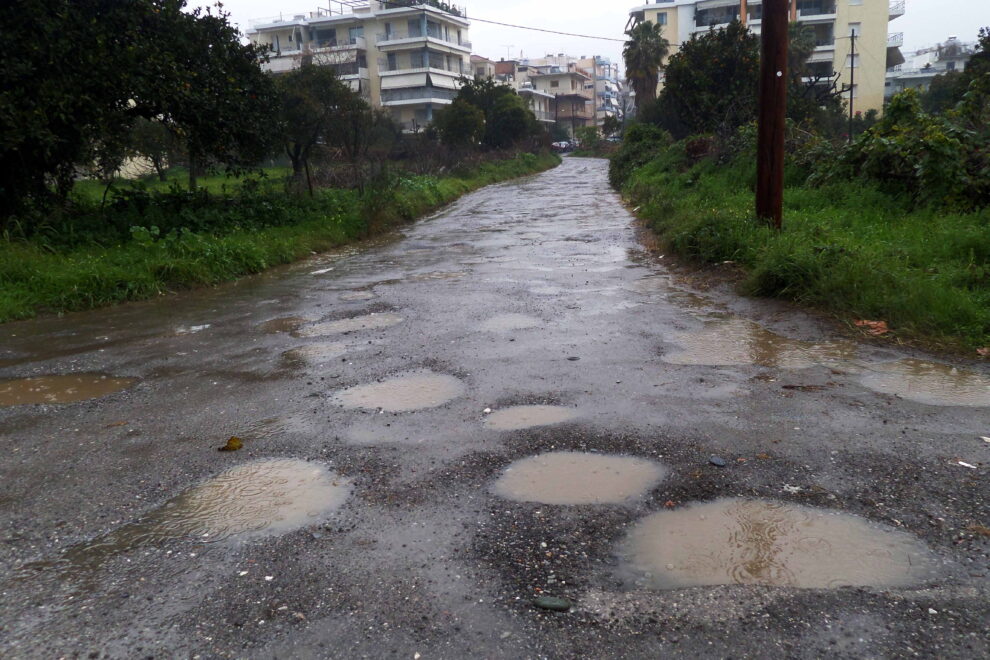 Σε τραγική κατάσταση η Χρυσοστόμου Σμύρνης