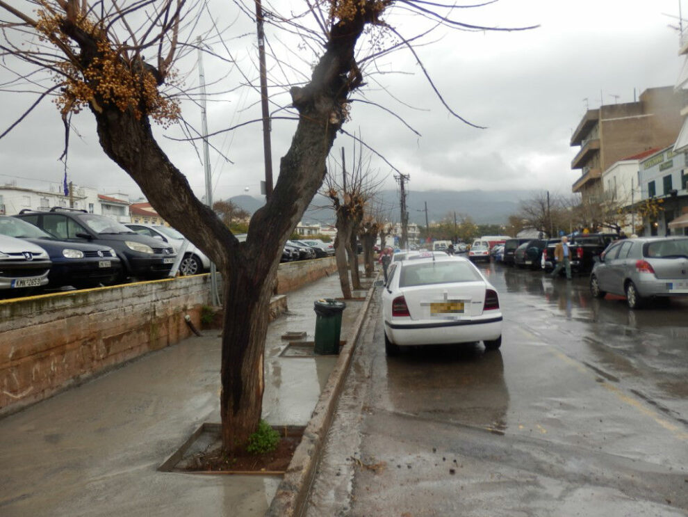 Η υπόβαση για πεζοδρόμιο στη Νέδοντος