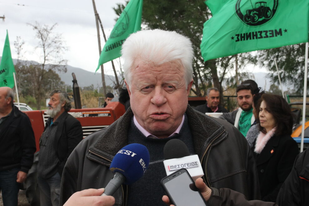 Νίκος Γόντικας: «Οι αγρότες να κάνουν λιτανεία για να μη χρειαστούν πολλοί ψεκασμοί για το δάκο»