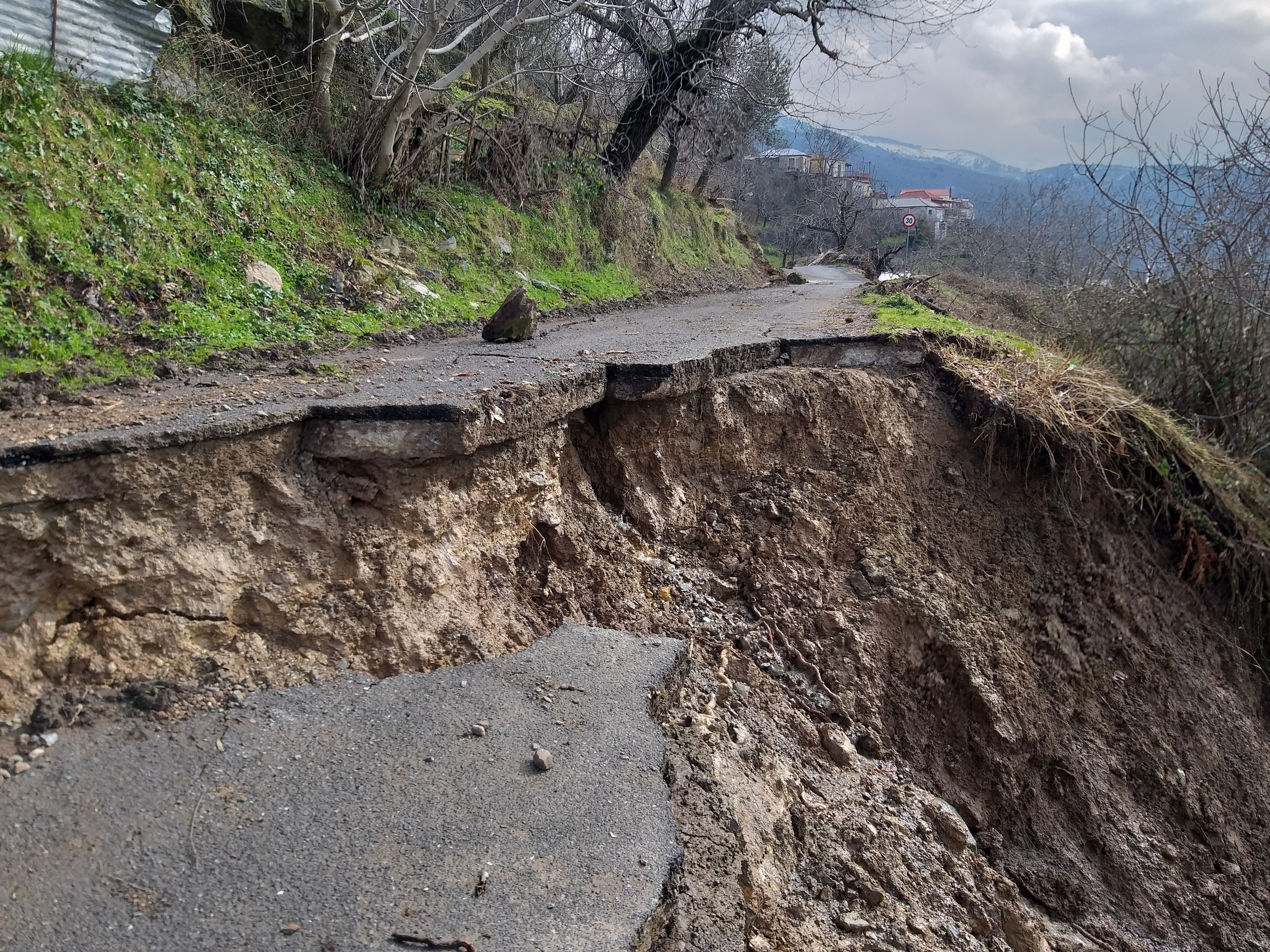 Εν αναμονή της εισήγησης για την απαλλαγή των χωριών  της Αλαγονίας από τα δημοτικά τέλη λόγω των καταστροφών