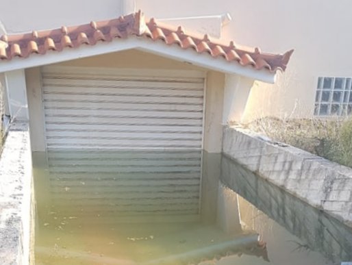 Πλημμύρισε σπίτι στα Μυραίικα Κυπαρισσίας από «κλειστά» γρανιά απορροής υδάτων