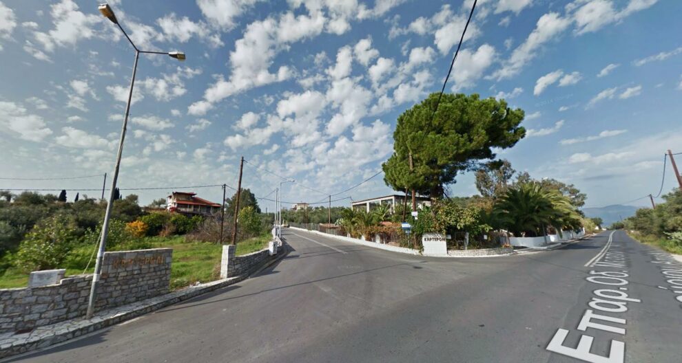 Ελαφρύς τραυματισμός μοτοσικλετιστή στο Καρτερόλι – Διαμαρτυρίες κατοίκων για μέτρα οδηγικής ασφάλειας στο σημείο!