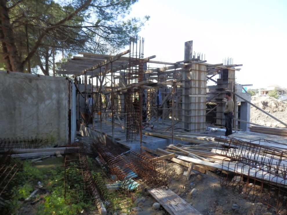 Συνεχίζεται η ανέγερση βοηθητικού κτηρίου του Ανοικτού Θεάτρου Καλαμάτας