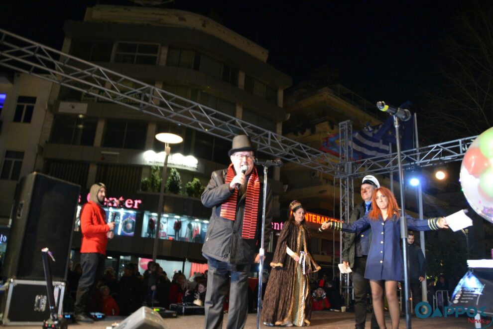 Καλαματιανό Καρναβάλι, ο κόσμος μέσα στο κρύο περίμενε μέχρι να κόψει ο δήμαρχος πίτες…