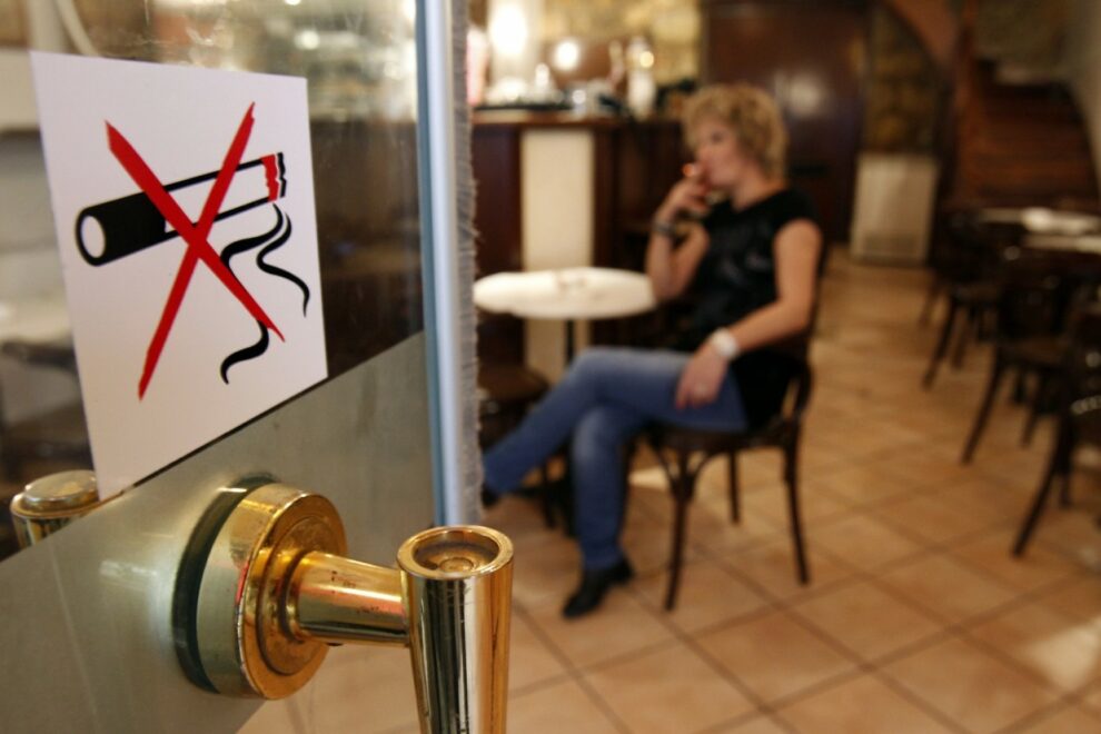 Καλαμάτα: Έλεγχοι για κάπνισμα σε καταστήματα