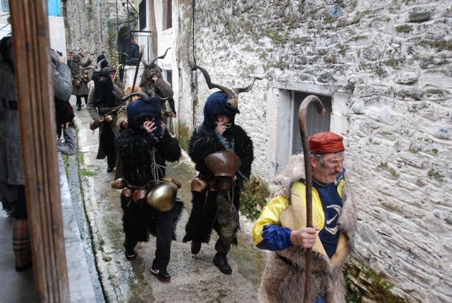 Ζερίτης: Όχι αποκριάτικες οι εκδηλώσεις της Νέδουσας, όχι σύμβολο του καρναβαλιού η Ιζαμπώ