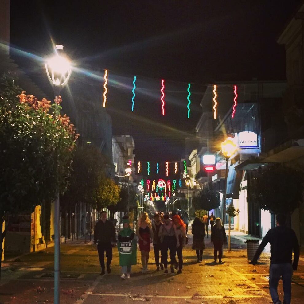 Λήξη Καλαματιανού Καρναβαλιού:  λες και έσκασε βόμβα
