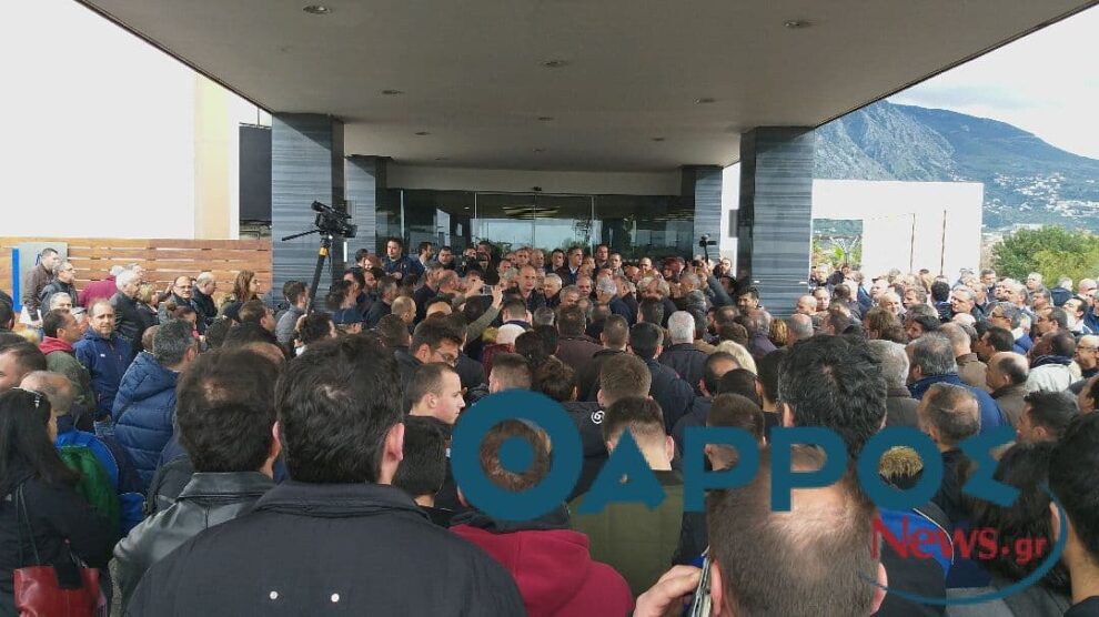 Στον «αέρα» το 37ο Συνέδριο της ΓΣΕΕ – Ένταση από το πρωί στο “Elite” (βίντεο & φωτογραφίες)