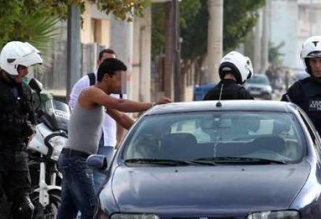 Πήγε για κλοπή σε οικία στην Καλαμάτα και βγήκε  με χειροπέδες ανήλικος Ρομά