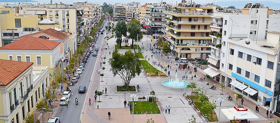 Κάθειρξη 5 ετών σε 36χρονη που λήστεψε 79χρονο στην κεντρική πλατεία της Καλαμάτας