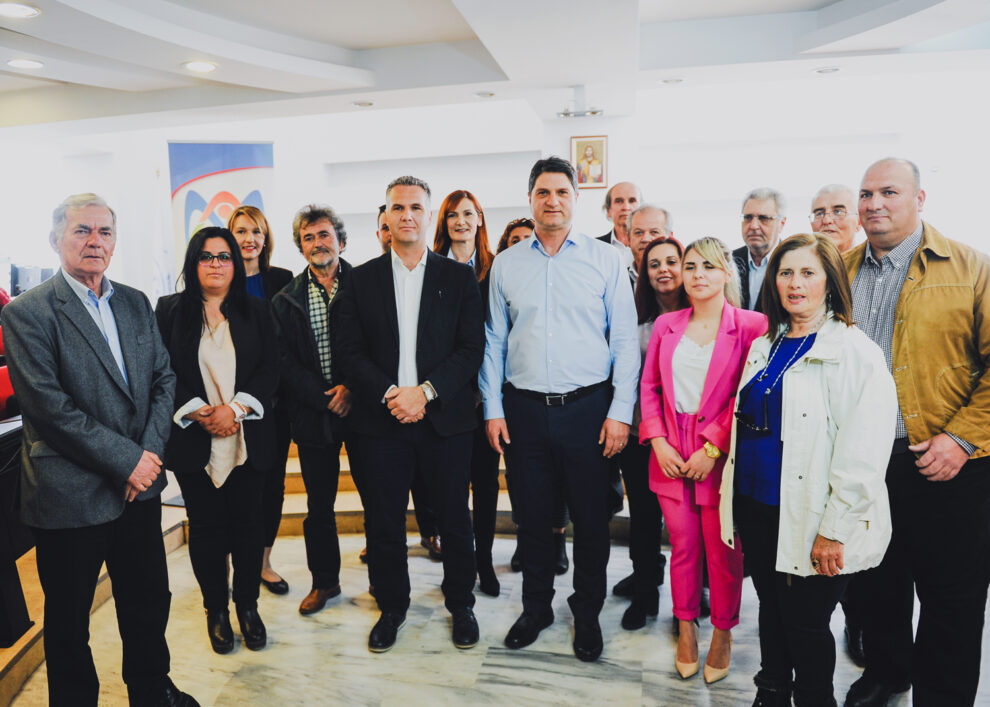 Παρουσίασε 16 νέους υποψηφίους φθάνοντας τους 47 ο Γ. Αθανασόπουλος