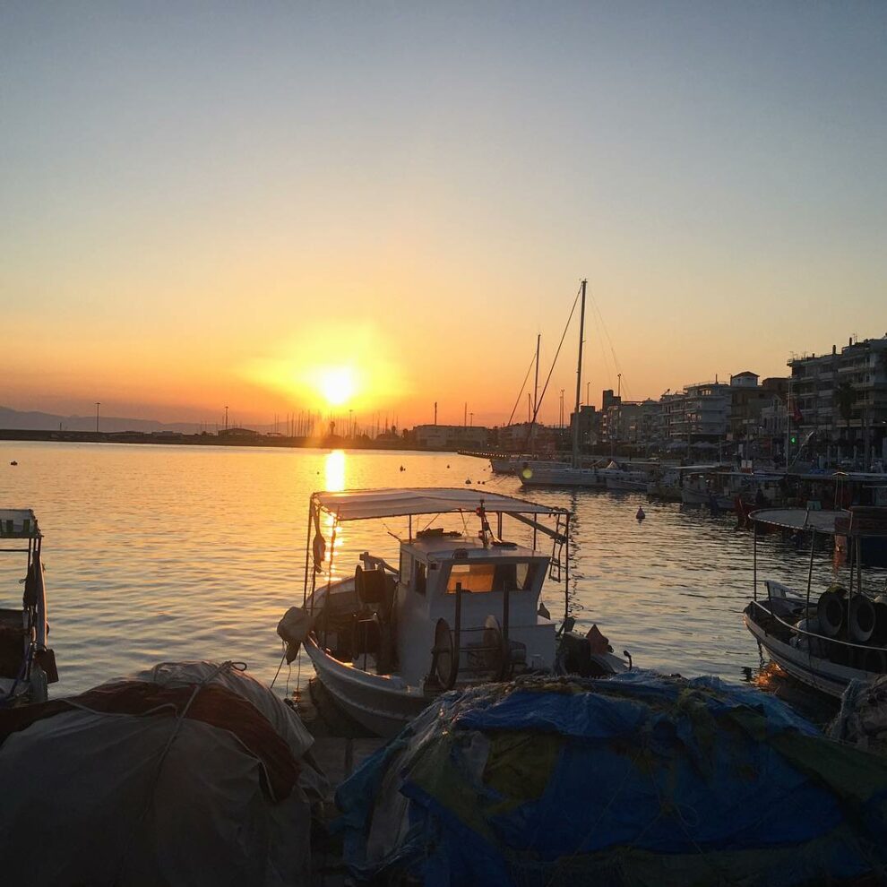 Μεγαλώνει η μέρα…