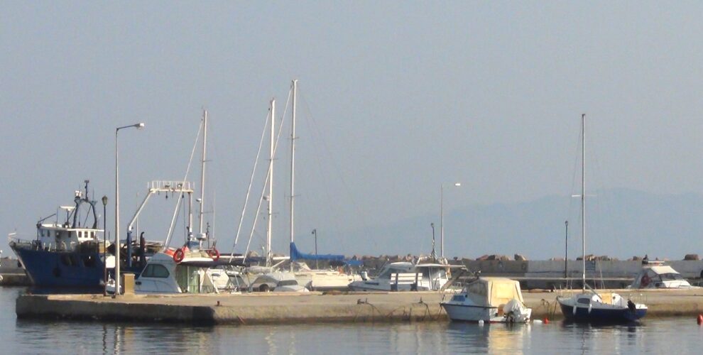 «Εξαφανίστηκε» επαγγελματικό αλιευτικό από το λιμάνι Κυπαρισσίας