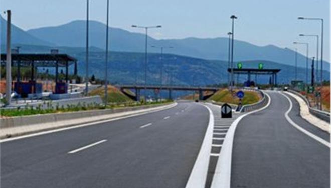 Η ΕΤΕπ μπλοκάρει τον αυτοκινητόδρομο Μορέα