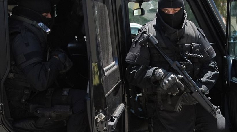 Επιχείρηση με πάνοπλους αστυνομικούς για τον εντοπισμό καταζητούμενου στην Καλαμάτα