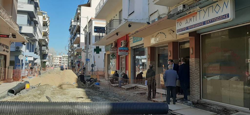 Σε εξέλιξη τα έργα ανάπλασης στην οδό Ιατροπούλου