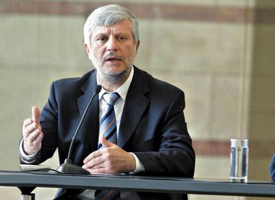 Ο Πέτρος Τατούλης ανακοίνωσε χθες στο Περιφερειακό την υποψηφιότητά του