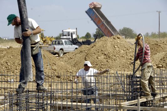 Σε πλήρη κατάρρευση οικοδομή-αγορά ακινήτων