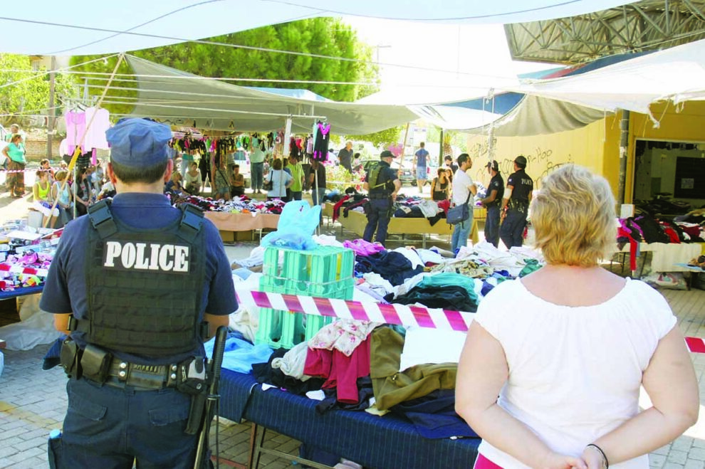 Έλεγχοι για παρεμπόριο και πρόστιμα χθες στην αγορά της Αγίας Τριάδας