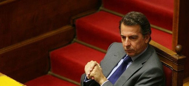Συνελήφθη ο Λιάπης για πλαστές πινακίδες χωρίς ασφάλεια