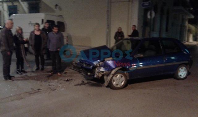 Σύγκρουση οχημάτων με εγκατάλειψη (φωτογραφίες)