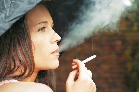 10 λεπτά πάνω ανά  πακέτο θα πληρώνουν οι καπνιστές