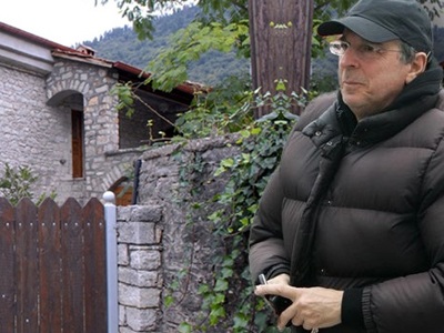 Ο Λιάπης «ανέστησε» και τη θεία του για να δικαιολογήσει το σαλέ!