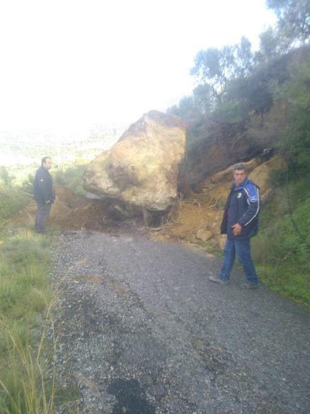 Βράχος βάρους 60 τόνων έπεσε  μετά τις βροχοπτώσεις σε περιοχή του Δήμου Καλαμάτας