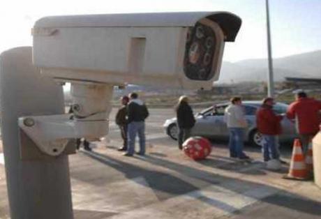 Λειτουργούν οι πρώτες φωτογραφικές κάμερες στους σταθμούς διοδίων