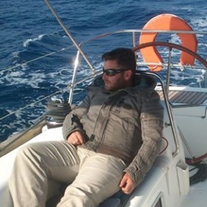 Τσακισμένο βρέθηκε το ιστιοφόρο στον Πάτροκλο