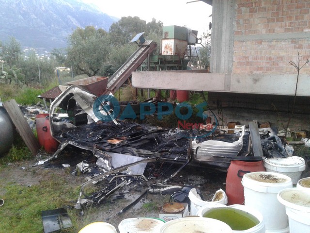 Τροχόσπιτο κάηκε ολοσχερώς (φωτογραφίες)