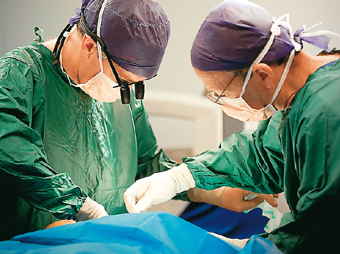 Ένα μήνα χωρίς υλικά για  χειρουργεία η Οφθαλμολογική του Νοσοκομείου Καλαμάτας