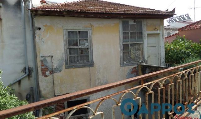 Ακόμα ψάχνουν τον γιο της 87χρονης που βρέθηκε νεκρή στο σπίτι της