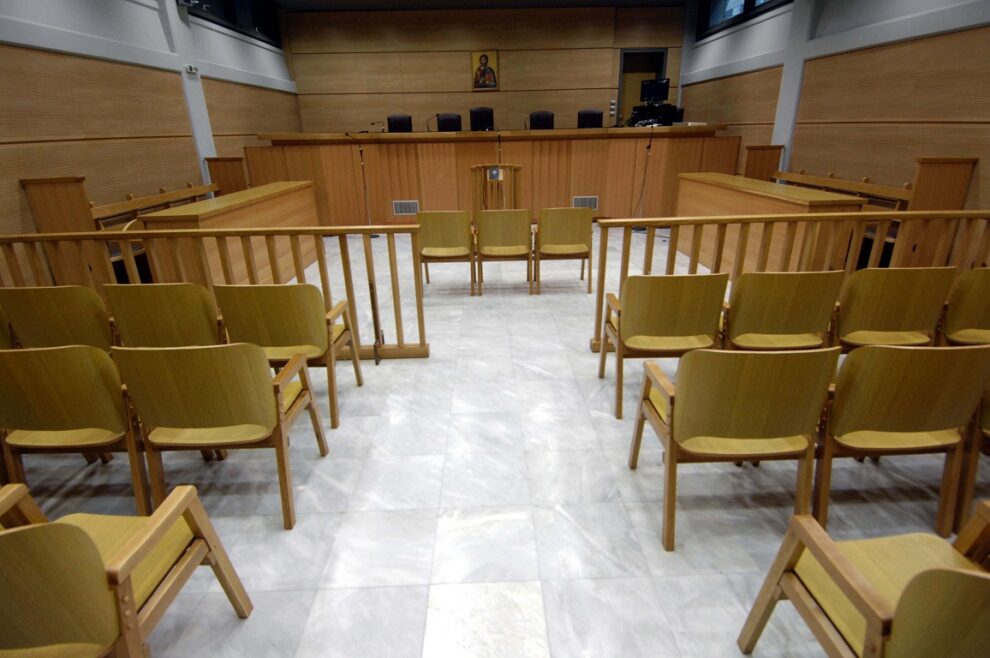 Στις 27 Μαρτίου η απόφαση για το δικηγόρο  που κατηγορείται για απάτη 2 εκατ. ευρώ στην Καλαμάτα