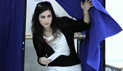 Λήγει αύριο η προθεσμία εγγραφής στους ειδικούς καταλόγους ετεροδημοτών για τους νέους εκλογείς