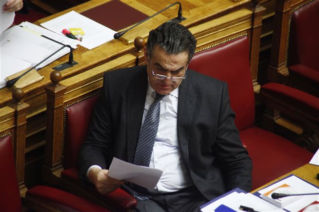 Στη Βουλή η «λίστα Νικολούδη» : 75 δήμαρχοι και περιφερειακοί σύμβουλοι με «προβληματικά» πόθεν έσχες
