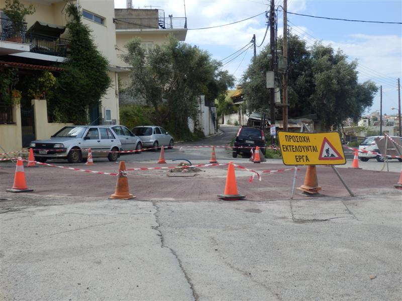 Παιδική χαρά στο Πέταλο και κόμβος στους 6 δρόμους στα Καλύβια