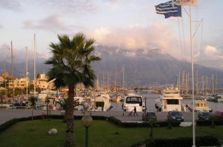 Προφυλακίσθηκε ο τσιγγάνος που άρπαξε χρήματα από κατάστημα στη μαρίνα Καλαμάτας