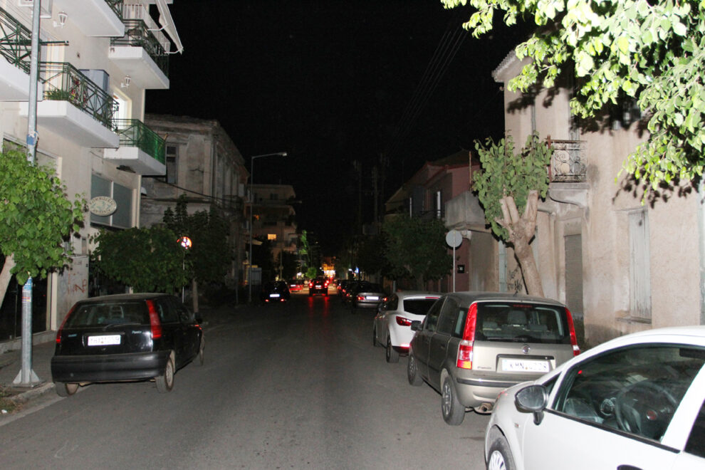 Στο σκοτάδι η Μπουλούκου