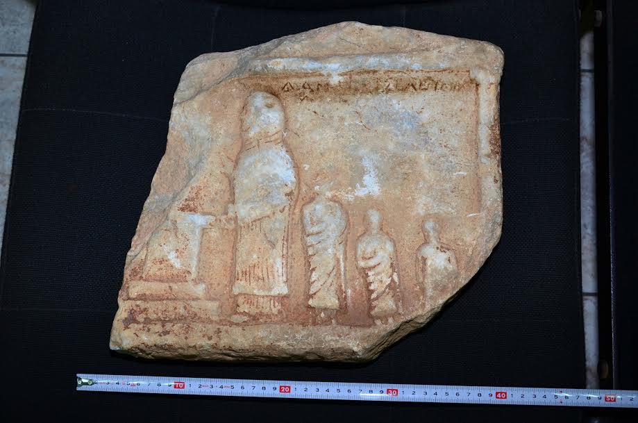 Καλαματιανοί προσπάθησαν να πουλήσουν  στην Αθήνα αρχαία μαρμάρινη πλάκα