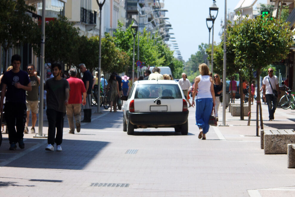 Πεζόδρομος… για αυτοκίνητα