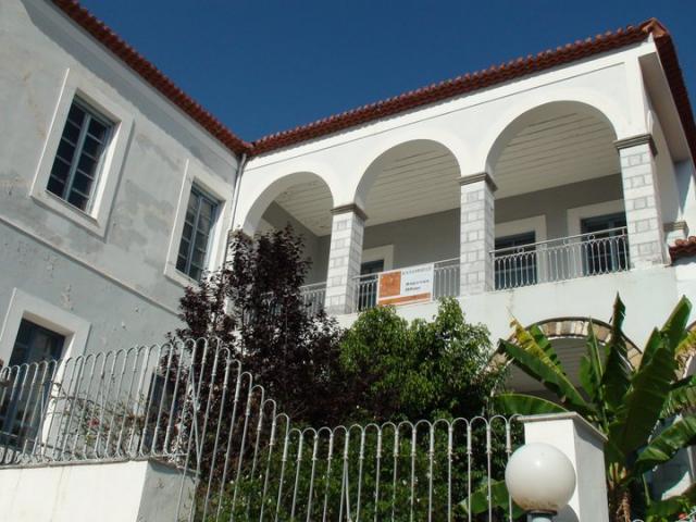 Ωδείο εναντίον εσπερινού