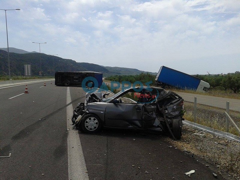 Σοβαρό τροχαίο ατύχημα στην Ε.Ο. Καλαμάτας – Αθήνας στο ύψος των Αρφαρών (φωτογραφίες & βίντεο)