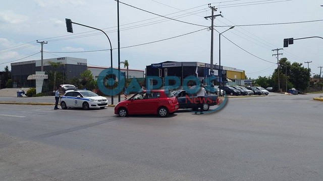 Τροχαίο στη Νέα Είσοδο Καλαμάτας (φωτογραφίες)