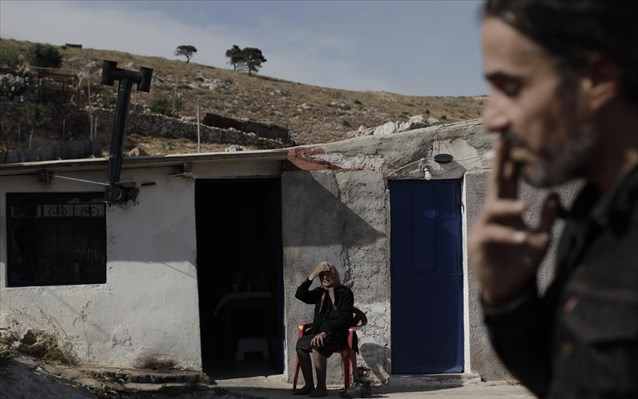 To 63,5% των Ελλήνων, ηλικίας έως 34 ετών, διαμένει στο πατρικό του