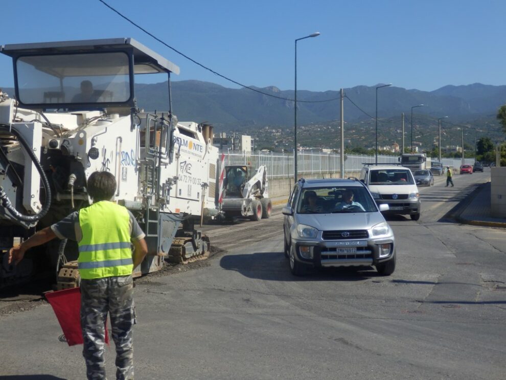 Ασφαλτοστρώσεις στην παραλία και στην οδό Σπάρτης