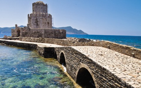 Αποκατάσταση παραλιακού δρόμου στη Μεθώνη