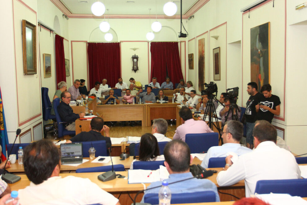 «Πέπλο» προστασίας  Παν. Νίκα στον Χ. Βγενή