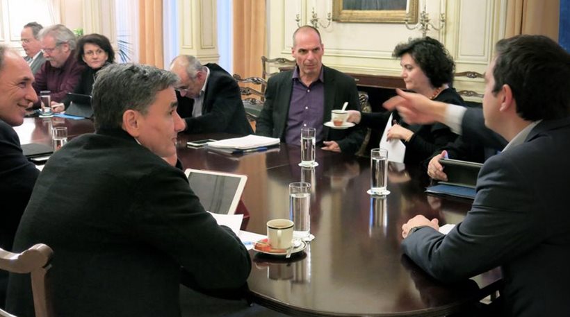 Κ. Καραγκούνης: Σταματήστε να συσκέπτεστε, κάθε φορά που το κάνετε συμβαίνει ακόμα κάτι κακό