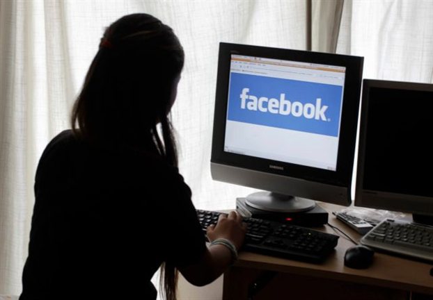 45χρονος παρενοχλούσε σεξουαλικά 16χρονη μέσα από το Facebook